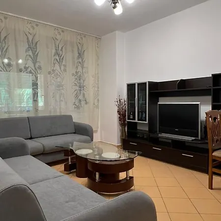 Leonard Apartment