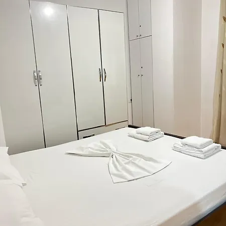 Leonard Apartment