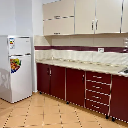 Leonard Lägenhet Tirana